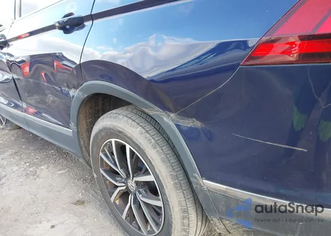 2021 Volkswagen Tiguan 2.0T Se/2.0T Se R-Line Black/2.0T Sel z USA, uszkodzony, nr VIN 3VV3B7AX8MM055358